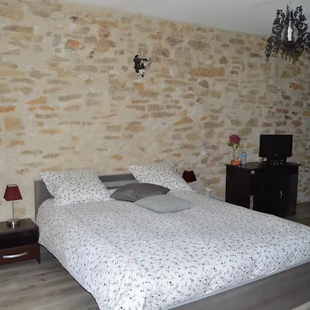 Les D'eponine Bed & Breakfast Saints-Geosmes